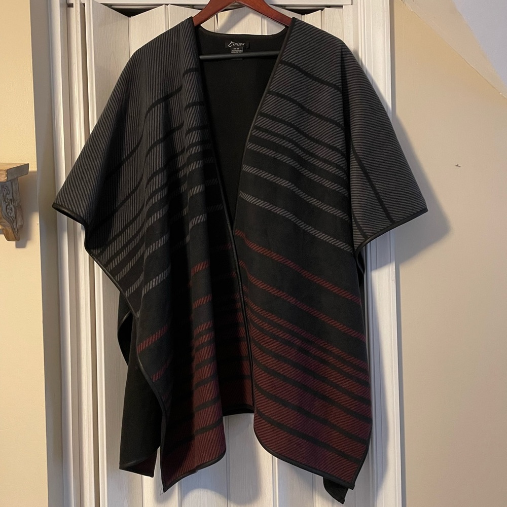 Eivissa Fleece Shawl One Size NWOT